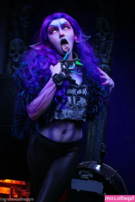 mypetmonstergirl - Please get messy with my pretty face! 💦😈