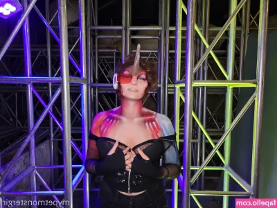mypetmonstergirl - Booty landing on your face in 1…2…3….