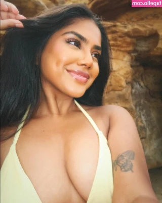 Shaniya Nisha | @shaniya_nisha [ shaniya-nisha-shaniya-nisha ] - A nice lewd moment between pegging😊
