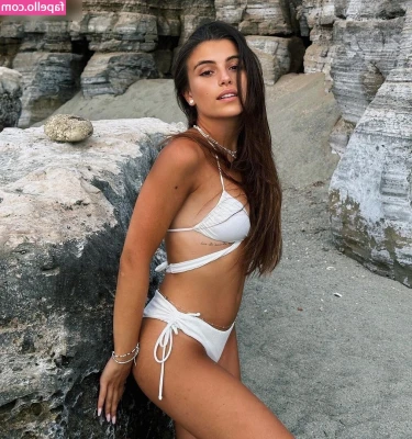 Giulia Izzo [ giulia-izzo ] - ill give you 3 guesses on who im gonna be for Halloween