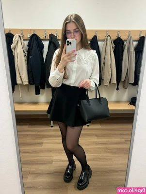 strelchenia_alina [ strelchenia-alina ] - tell me what your thinking 💭?