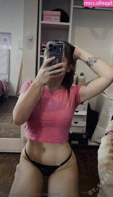 laura.bunnyyy [ laura-bunnyyy ] - Happy Friday!! Hope you guys enjoy all my content 🥰