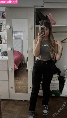 laura.bunnyyy [ laura-bunnyyy ] - Which one are you making your wall paper?