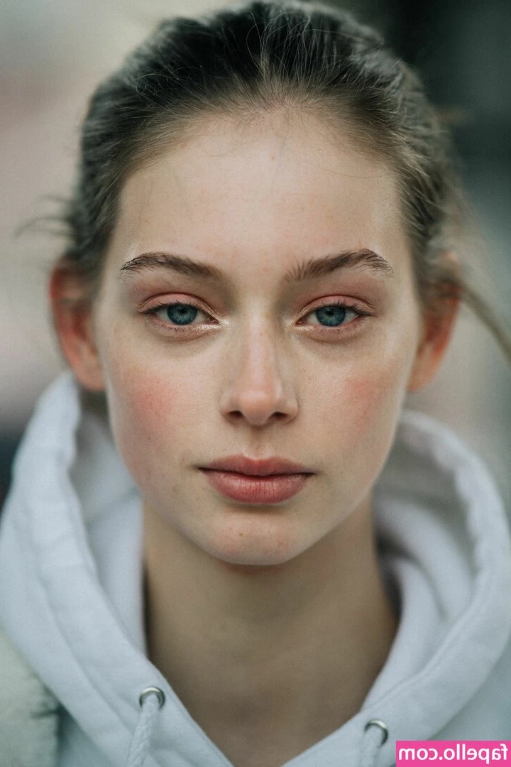 Lauren De Graaf [ lauren-de-graaf ] - Your favorite distraction 😈