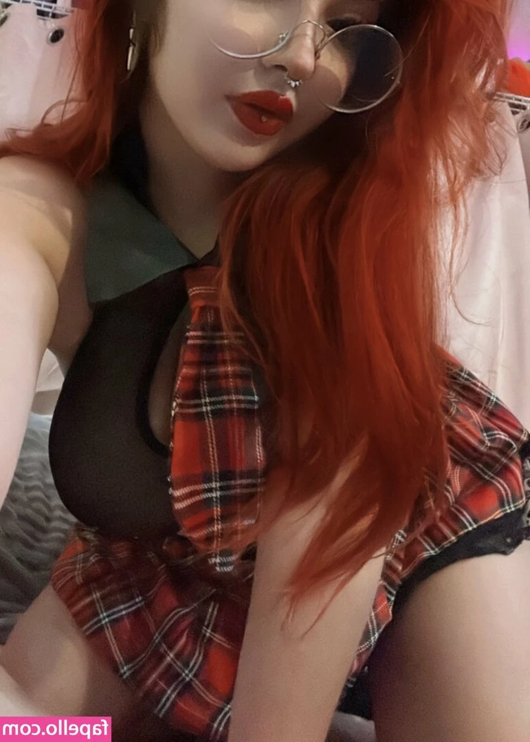 KittenZer0 - Worship my hotness