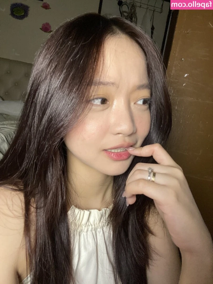 Fiona Sze [ fiona-sze ] - Some cute braids today 😜💕