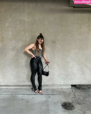  [ lauren-rawls ] - Let me split you open with this dick 💦