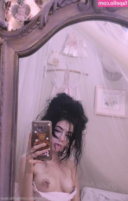 dollie.bear [ dollie-bear ] - Using my fingers and vibrator to play with my wet pussy 😜💦