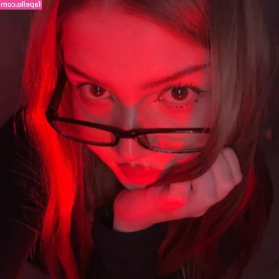 deadblondinka - A few pictures for the foot lovers out there :3