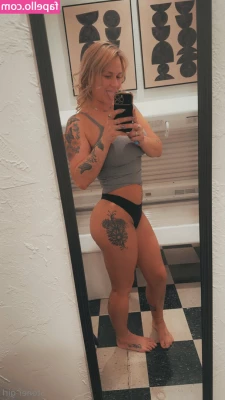 daniigirl86free - Cheeky smiles! 🍑😁