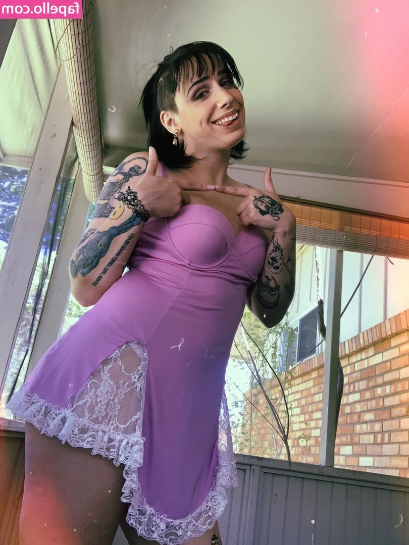 Jewish Girls [ jewish-girls-1 ] - I love choosing outfits for my shoots. And I love getting myself into