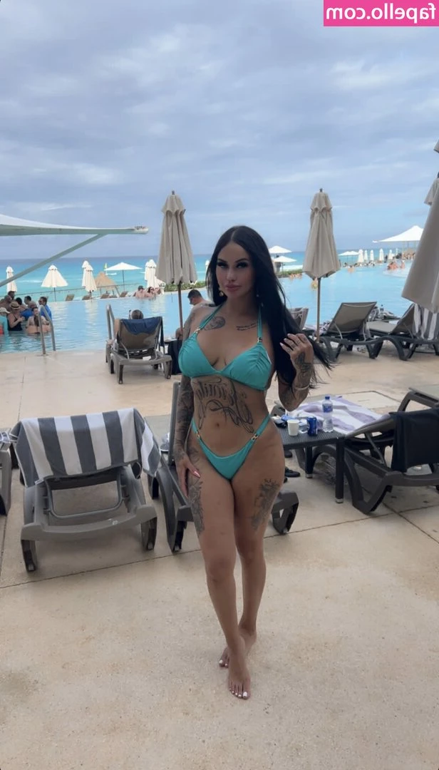 XxDakotaXX - Let’s break this bed in 🖤