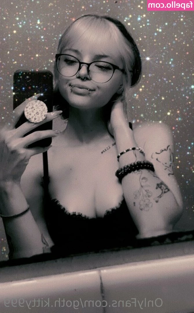 goth.kitty999 [ goth-kitty999 ] - My nudes truly are a work of art sometimes