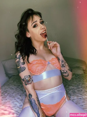 Ziggy Haim [ ziggy-haim ] - More stripper content? 😚💸