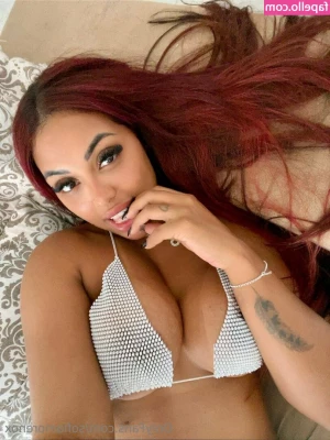 sofiamorenox - Love being bent over