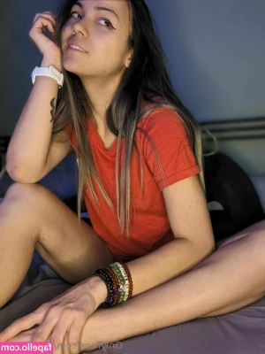 ariaskyyee - First 6 fan who will Tip me $10 will get $100 worth of my content +