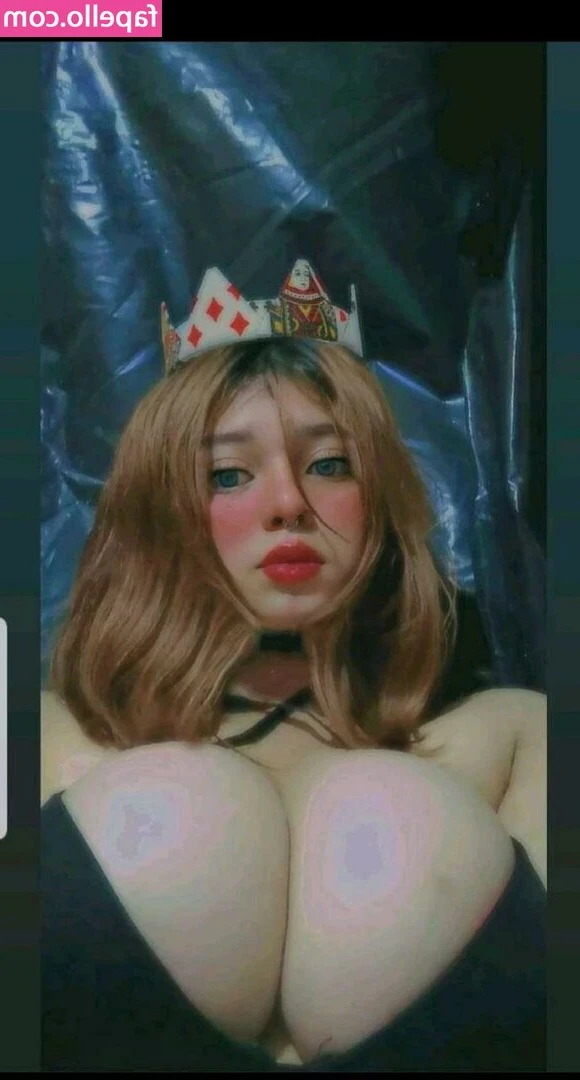 janmy__uwu [ janmy-uwu ] - would you have an anime/gamer girl as your wife? 🙊
