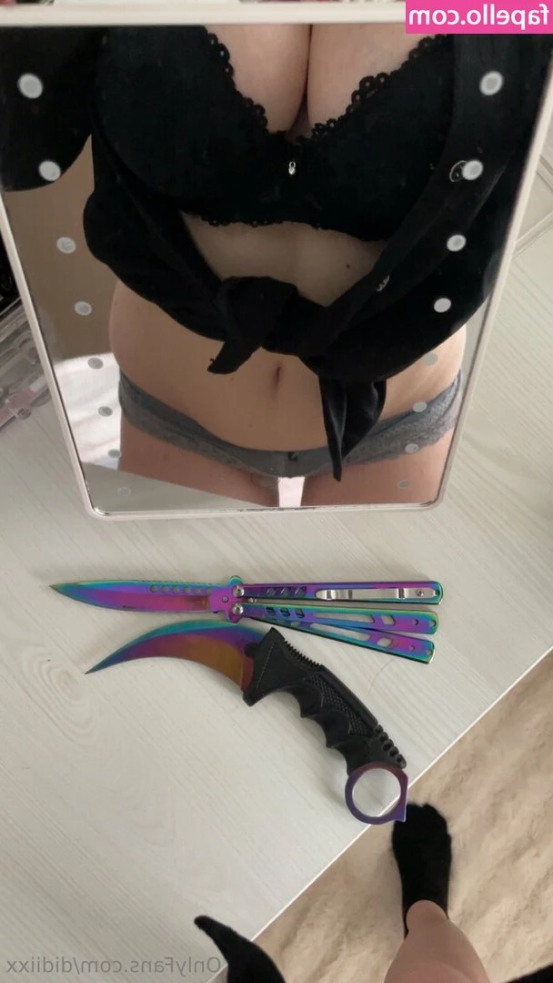 didiixx - Mmmmmmm Being playful and thinking about the things I want
