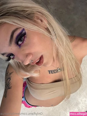 emylee01 - i ve got something you can   on hehe