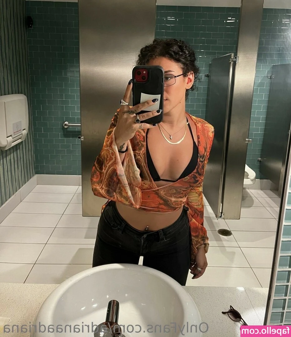 Adriana Orsini [ adriana-orsini ] - Just saying hello 🙂😉