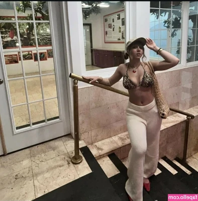 Kylie Lanae [ kylie-lanae ] - Looks like someone has a case of the Monday’s ! 🤣