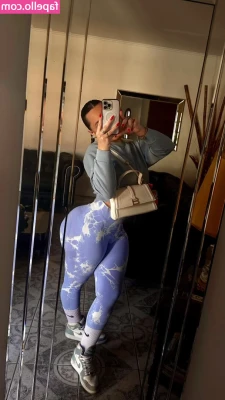 Abru Leguizamo [ abru-leguizamo ] - Little show off 😉 🍑