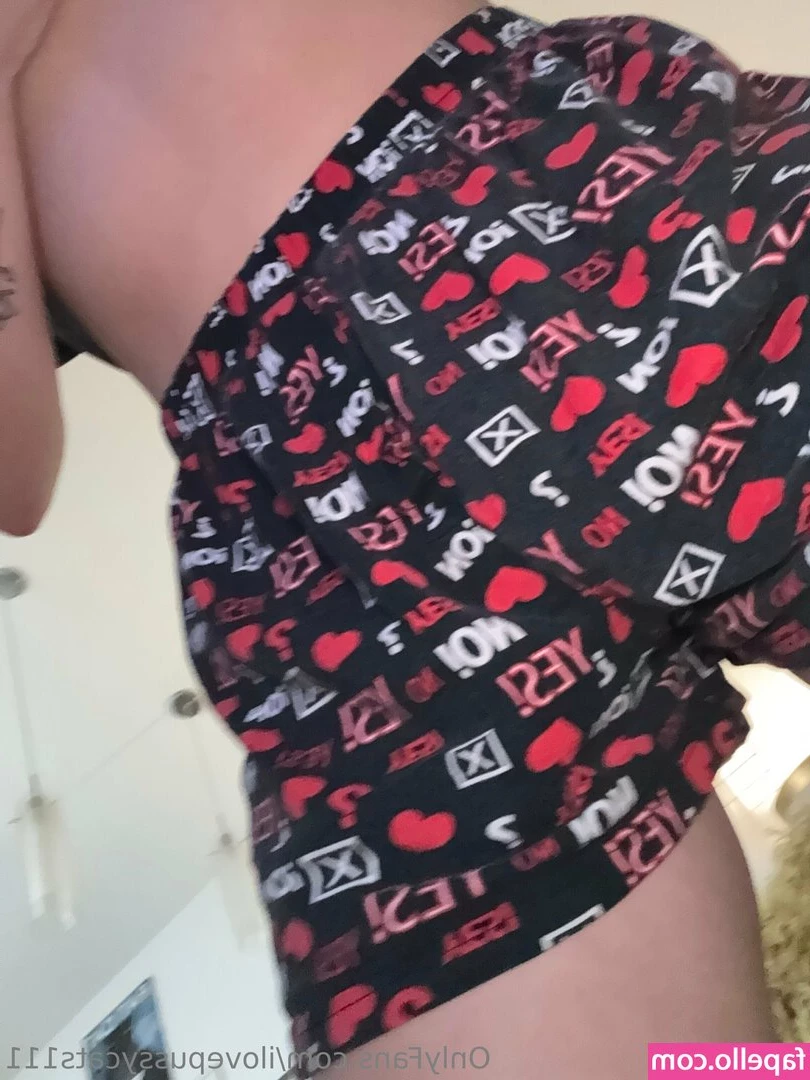 ilovepussycats111 - Please check DM s