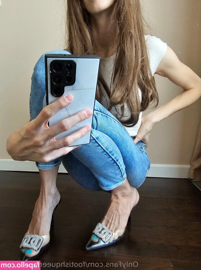 footishqueengalinafree - What are your plans for the weekend? 😋💌 Let’s chat and share