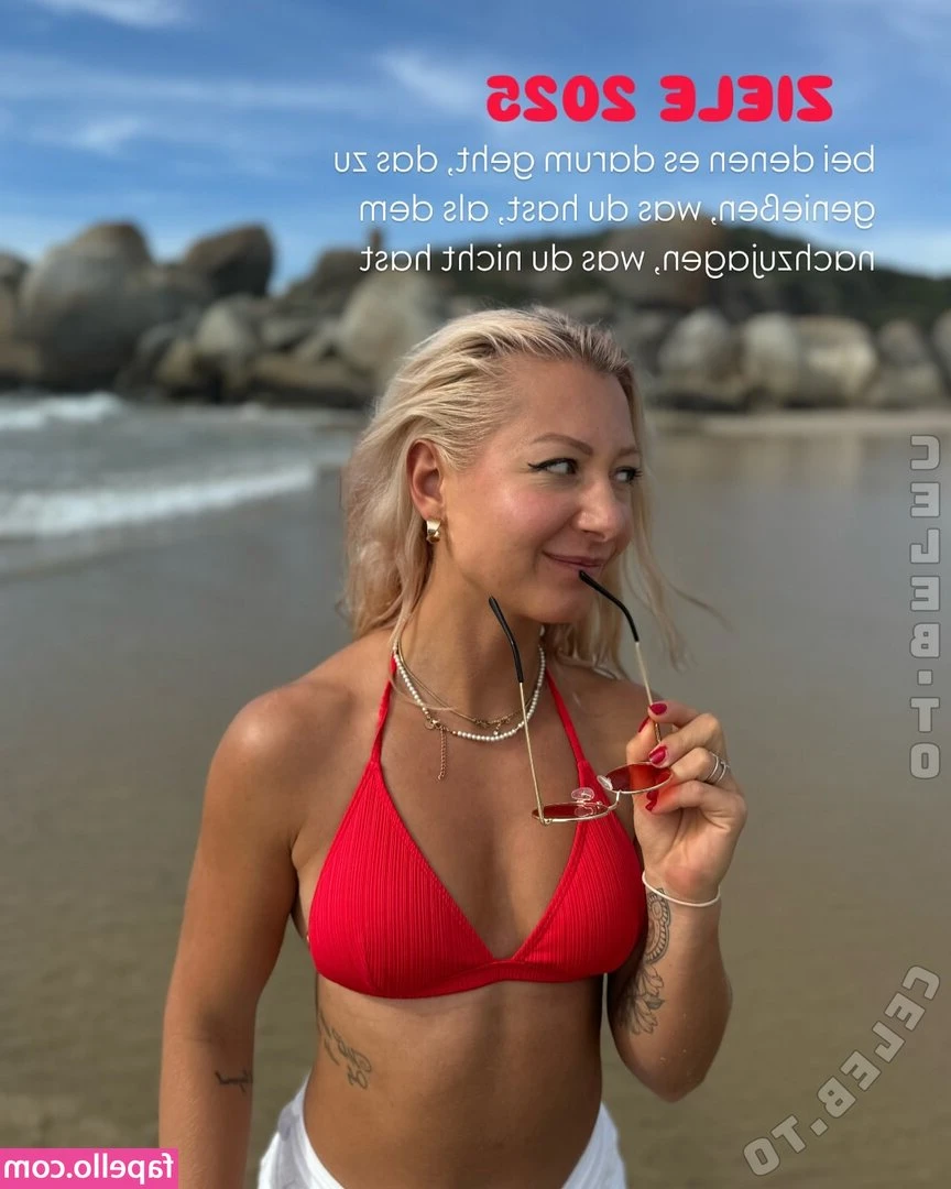 Jennifer Bieling [ jennifer-bieling ] - Going live tonight comment some good times ❤️‍🔥‼️🫣💦