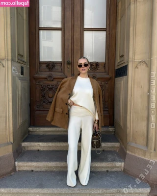 Nadine Kirsch [ nadine-kirsch ] - Just wishing you guys a great day with this treat 🥰