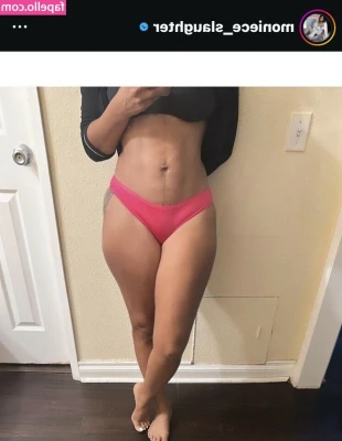 Moniece Slaughter [ moniece-slaughter ] - Taking a shower at the hotel I went to when I was at the beach. I
