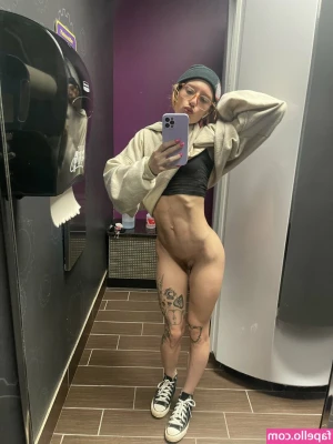 ellemarz - I'm a good slave.... 😉