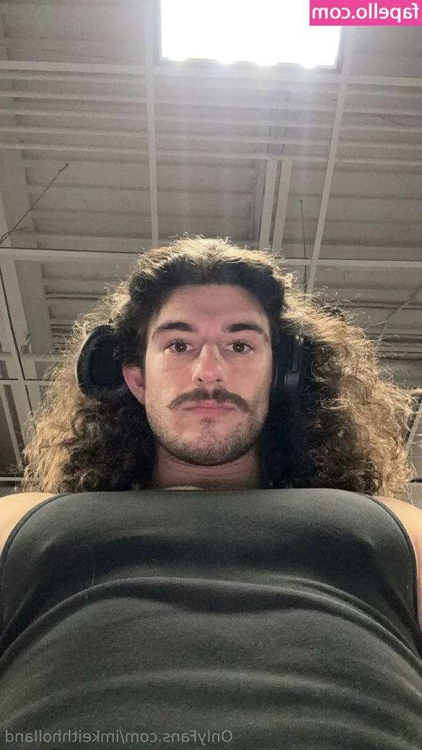 imkeithholland [ imkeithholland-1 ] - Bored at work  Snuck this video when my coworker wasn t looking  At