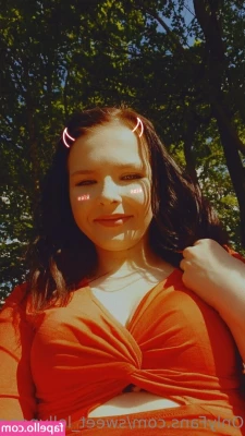 sweet_lollypopgirl [ sweet-lollypopgirl ] - Keep licking bitch! I'll let you know when you're done 👅👣