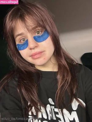 tati_cutie [ tati-cutie ] - Dia sin ropa interior