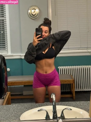 Sarah Lifting [ sarah-lifting ] - A few bonus,behind the scene, photos of when my kitten jumped up onto
