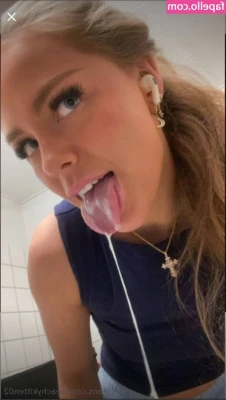 marie_dk [ marie-dk ] - Do you like photos in the mirror? 🔥