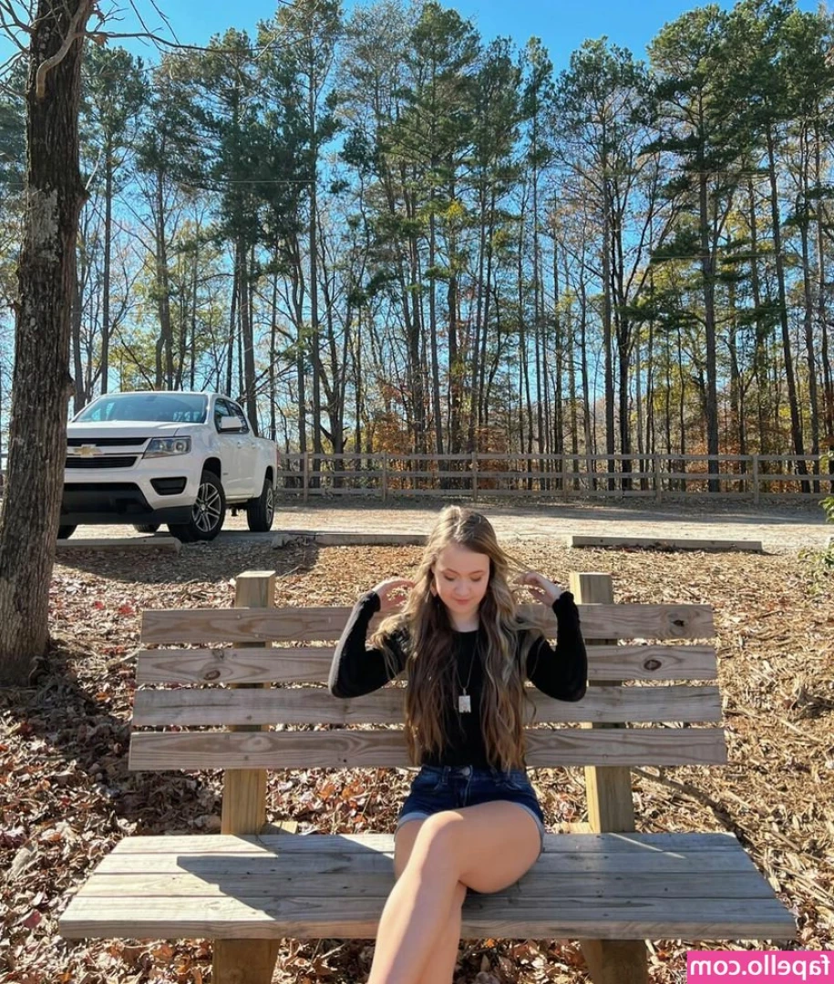 melissapreslee - Next week i have new video with massage bear 🐻🤫