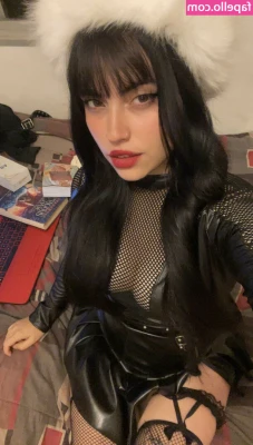 sophiekarmaa - @yourgirlmillie swung by and gave me a hando – we're gonna film