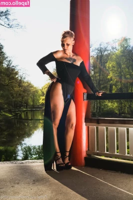 famez_de [ famez-de ] - Like uncle luck say “Big booty hoes hump with it “ 🎶 😝