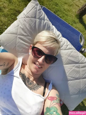 famez_de [ famez-de ] - Maybe I can clean your dirty mind 😈