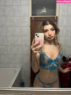 famez_de [ famez-de ] - Come watch me live! Tonight at 8 pm central time! 😘💙🤍