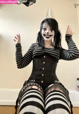 xoreniiiiii - I just wanted to announce that my next cam show will be Wednesday,