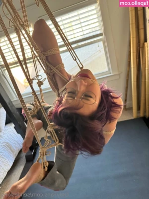 Selkieskins - It's time for a long and deep ass worship sesh! #Vixen #HotLife