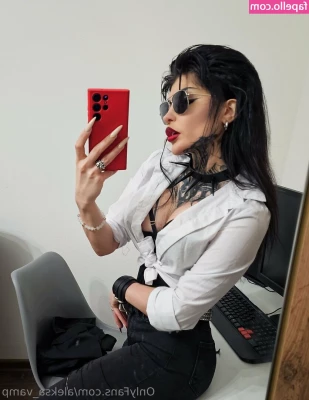 aleksa_vamp [ aleksa-vamp ] - Just an introduction to the way I move   A night out with my bwoyz  