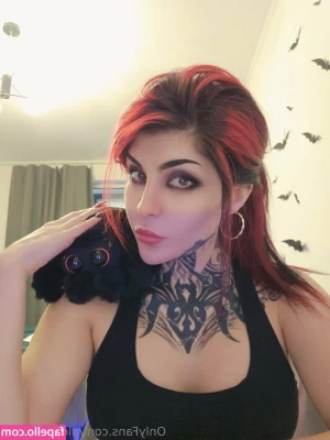 aleksa_vamp [ aleksa-vamp ] - Estoy tan jodidamente caliente