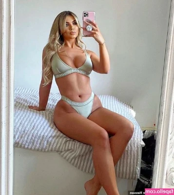 Belle Hassan [ belle-hassan ] - I want you to play with my cock honey take all my cum shot 🍆💦  