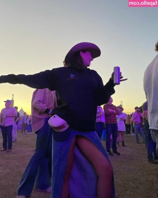 Monica Gonzalez [ monica-gonzalez ] - Chris is getting out of hand