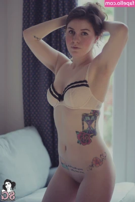 Totem_Live_ [ totem-live ] - Looking for a playmate to watch me get busy in bed tonight...👀💦