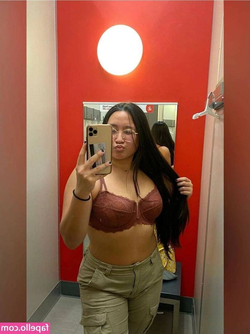 Anna Tran [ anna-tran ] - Nothing underneath..